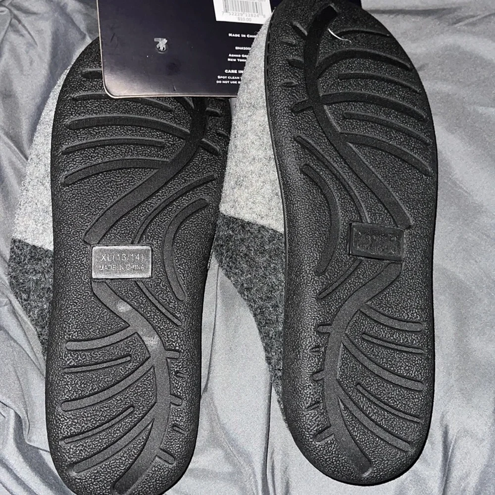 Slippers - Picture 2 of 2